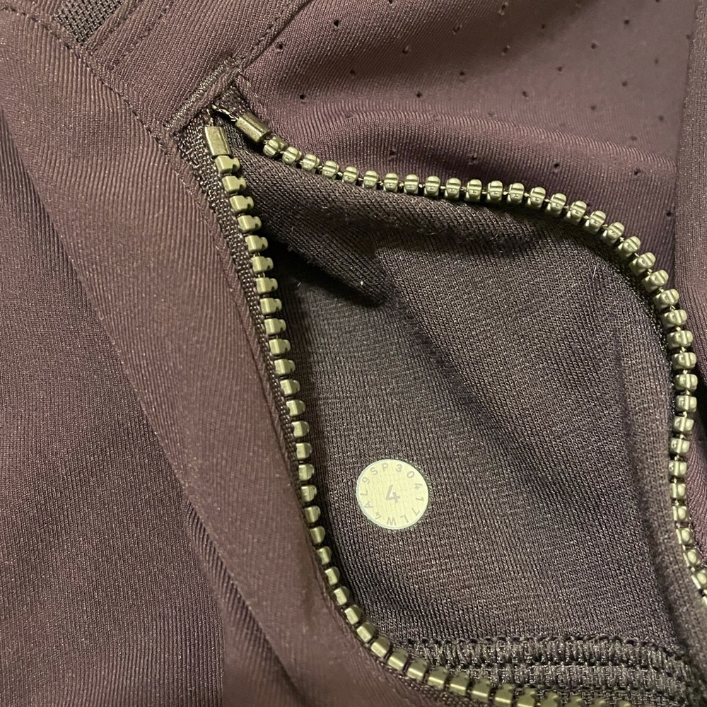Lululemon Sleek Essentials Jacket Boysenberry Size 4 - Picture 9 of 9